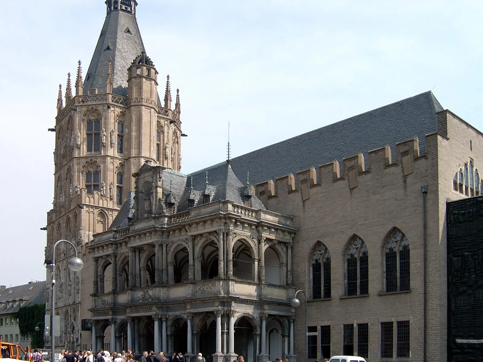 Kölner Rathaus mit Ratsturm und Renaissance-Loggia