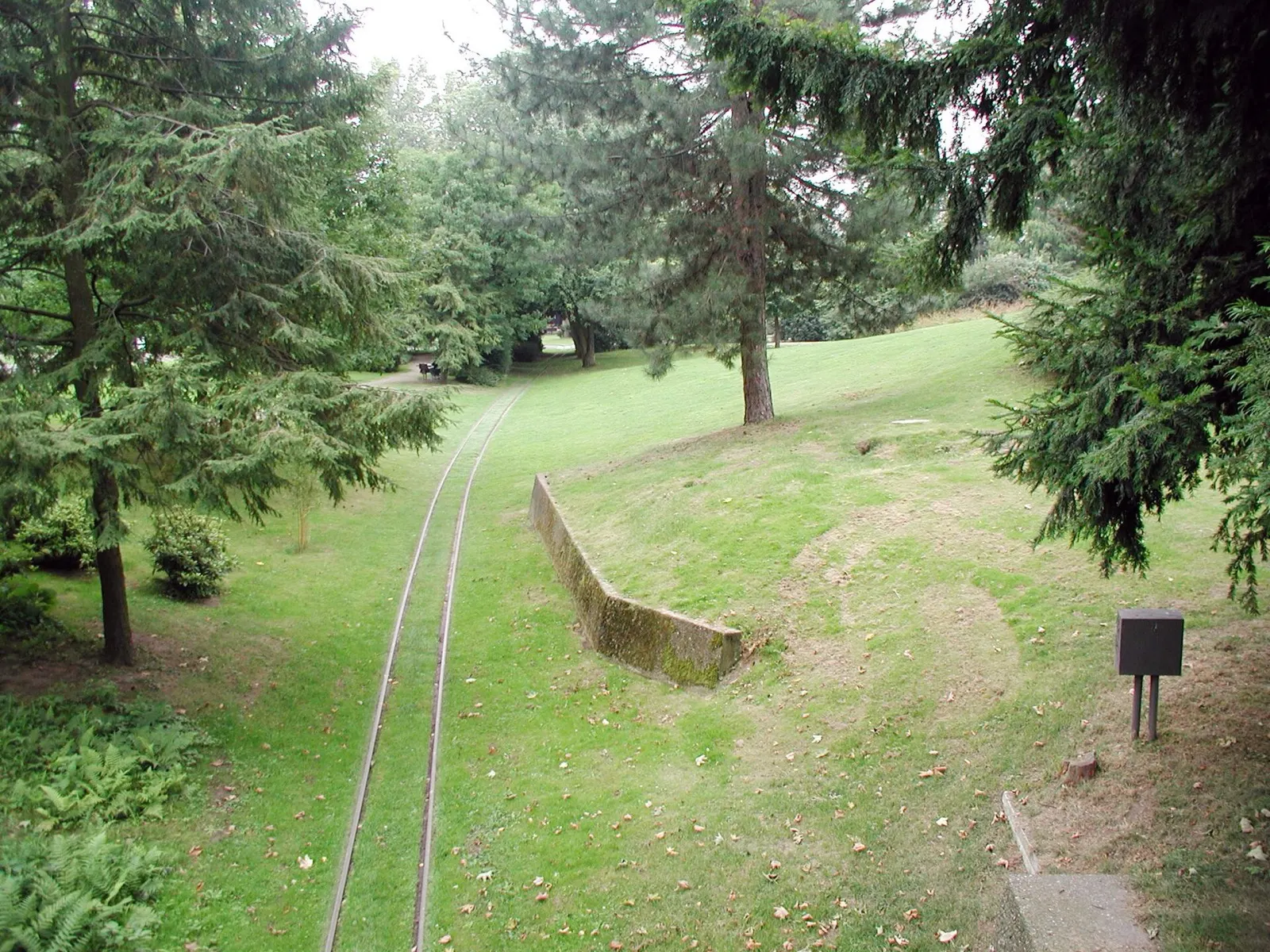 Rheinpark in Köln-Deutz, ehemaliger Wallgraben mit Parkanlage